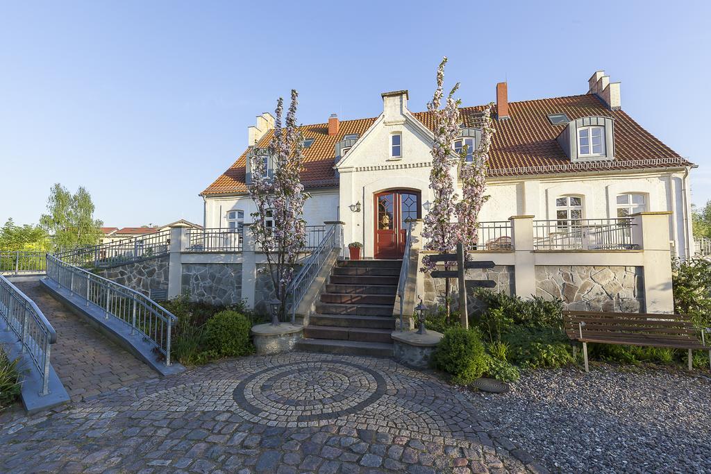 Hotel Gutshaus Parin - Bio- und Gesundheitshotel Moor-Rolofshagen Exterior foto